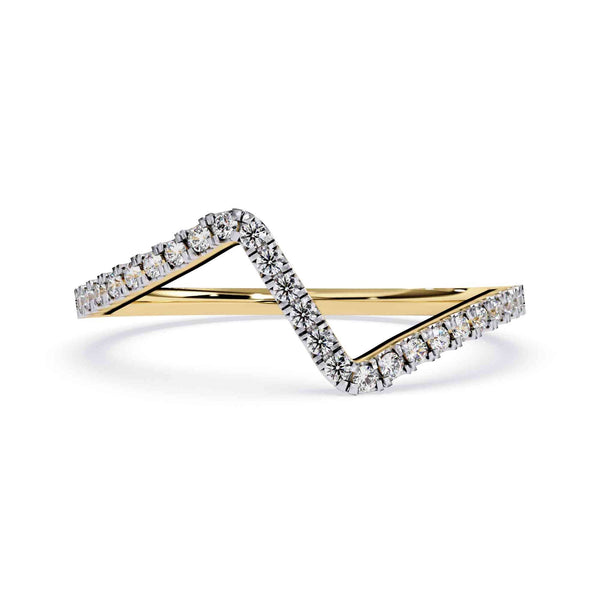 The Amira East-West Emerald Edition 10 Ring